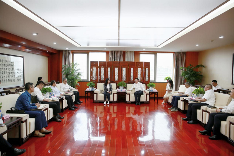 5.29公司黨委副書記、總裁解志炯會見民生銀行資產托管部總經(jīng)理崔巖一行.png